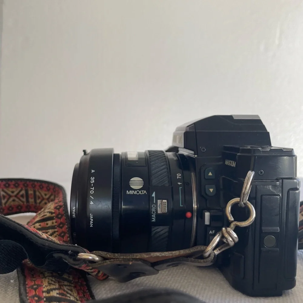 Minolta Maxxum 7000 35mm Camera w/ AF Lens 35-70 mm UNTESTED